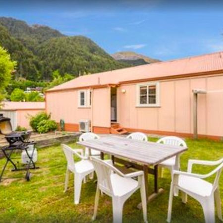Central Peach - Queenstown Holiday Home Exteriör bild