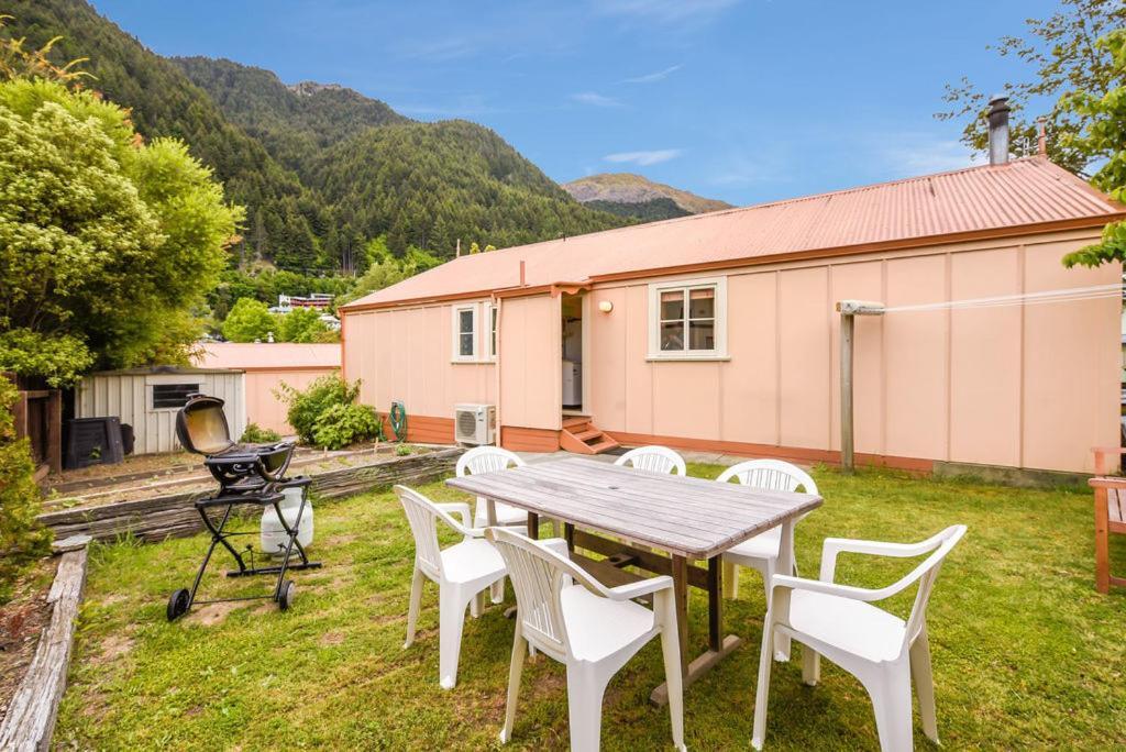 Central Peach - Queenstown Holiday Home Exteriör bild