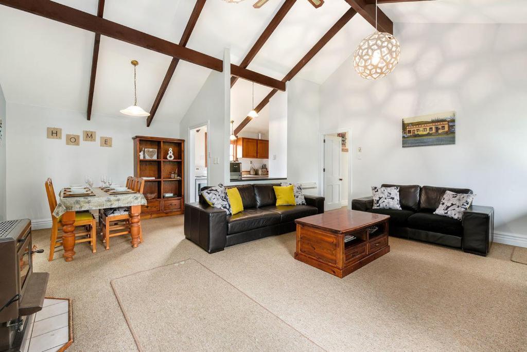 Central Peach - Queenstown Holiday Home Exteriör bild