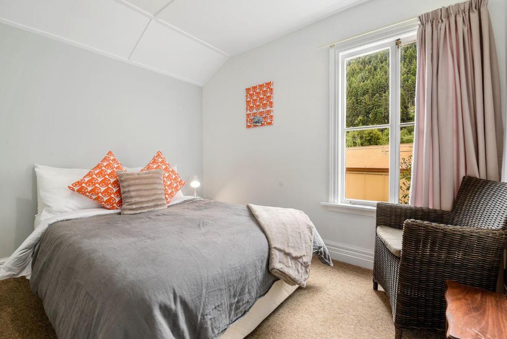 Central Peach - Queenstown Holiday Home Exteriör bild