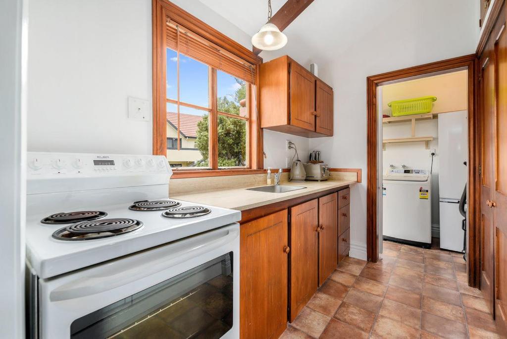 Central Peach - Queenstown Holiday Home Exteriör bild
