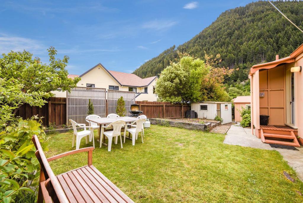 Central Peach - Queenstown Holiday Home Exteriör bild